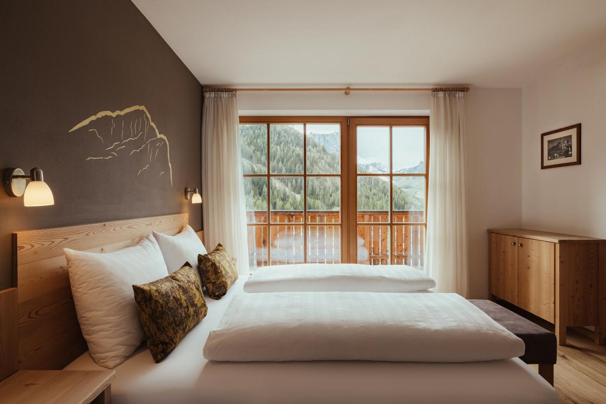 Refugium Laflu Apartments Corvara In Badia Exterior photo