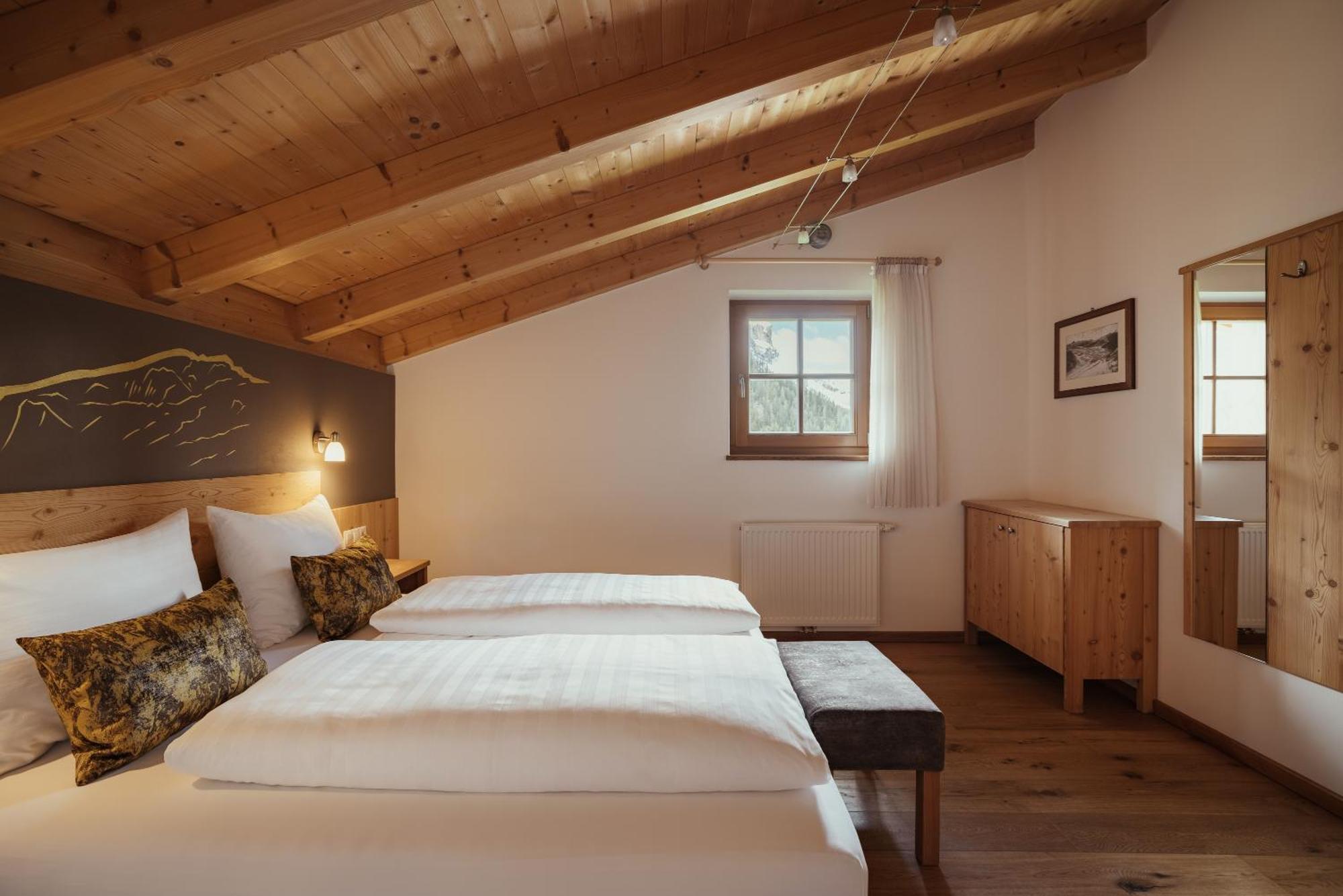 Refugium Laflu Apartments Corvara In Badia Exterior photo