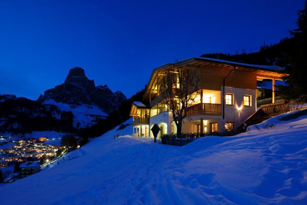 Refugium Laflu Apartments Corvara In Badia Exterior photo